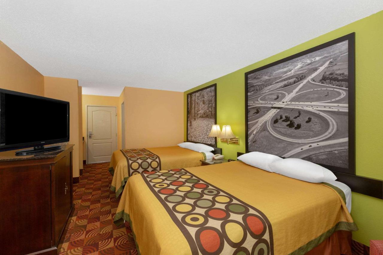 Super 8 By Wyndham Lake Of The Ozarks Eldon Exterior foto