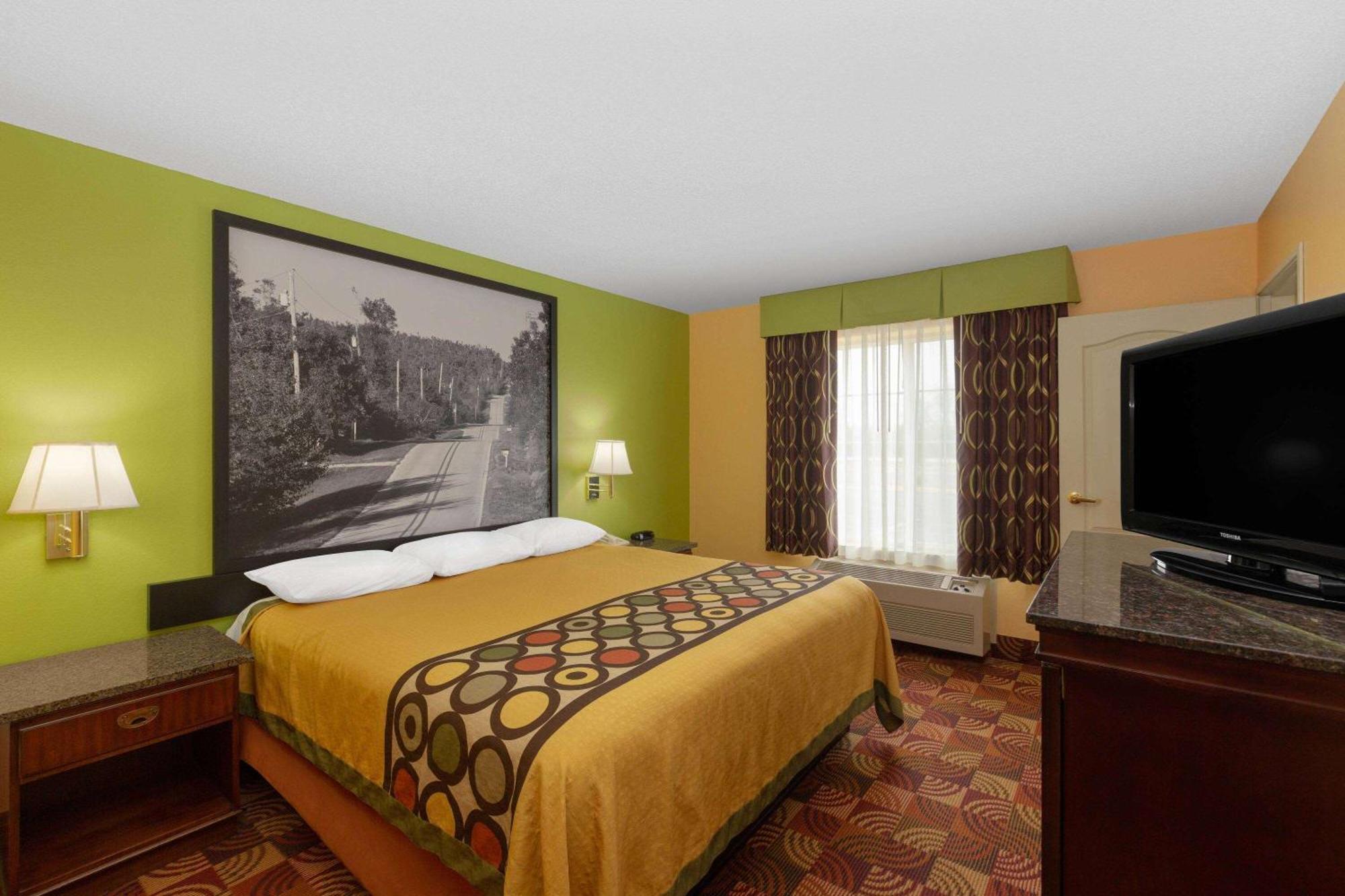 Super 8 By Wyndham Lake Of The Ozarks Eldon Exterior foto