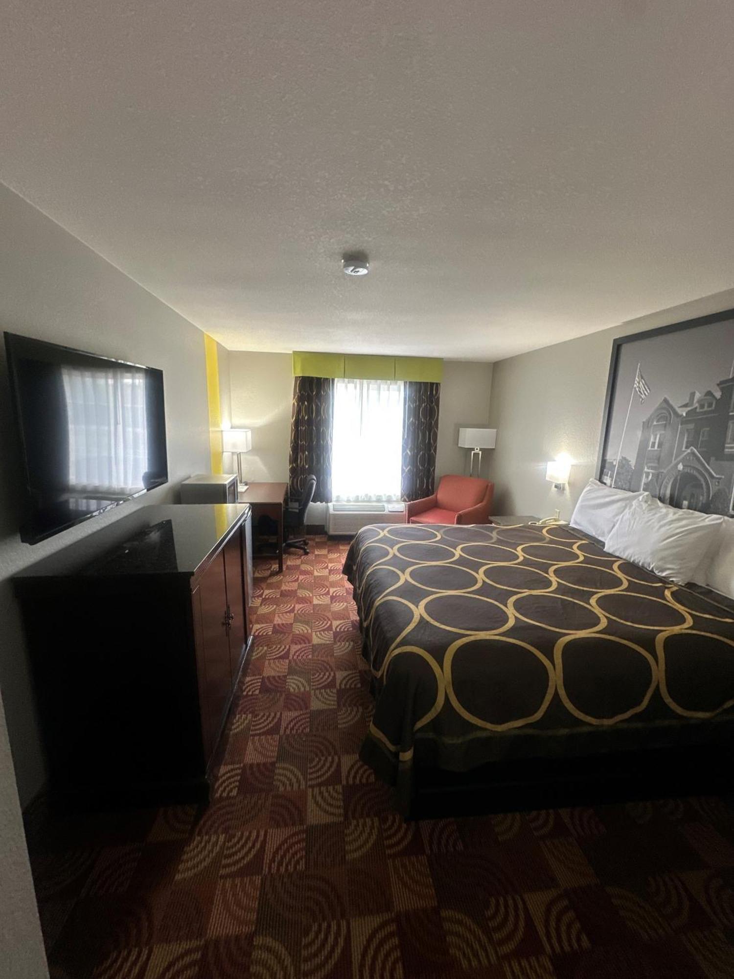 Super 8 By Wyndham Lake Of The Ozarks Eldon Exterior foto