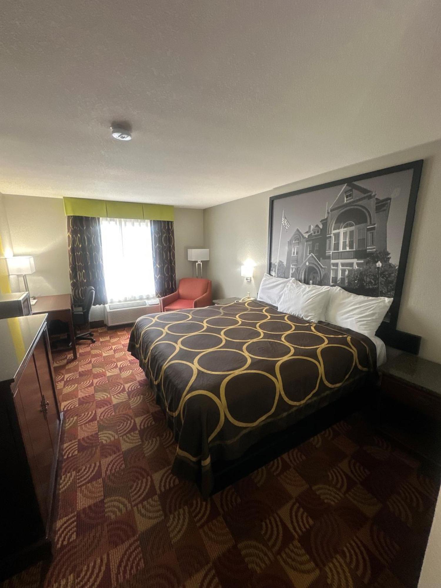Super 8 By Wyndham Lake Of The Ozarks Eldon Exterior foto