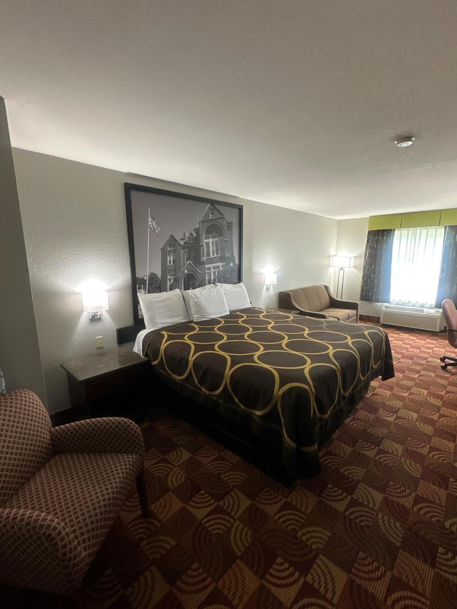 Super 8 By Wyndham Lake Of The Ozarks Eldon Exterior foto