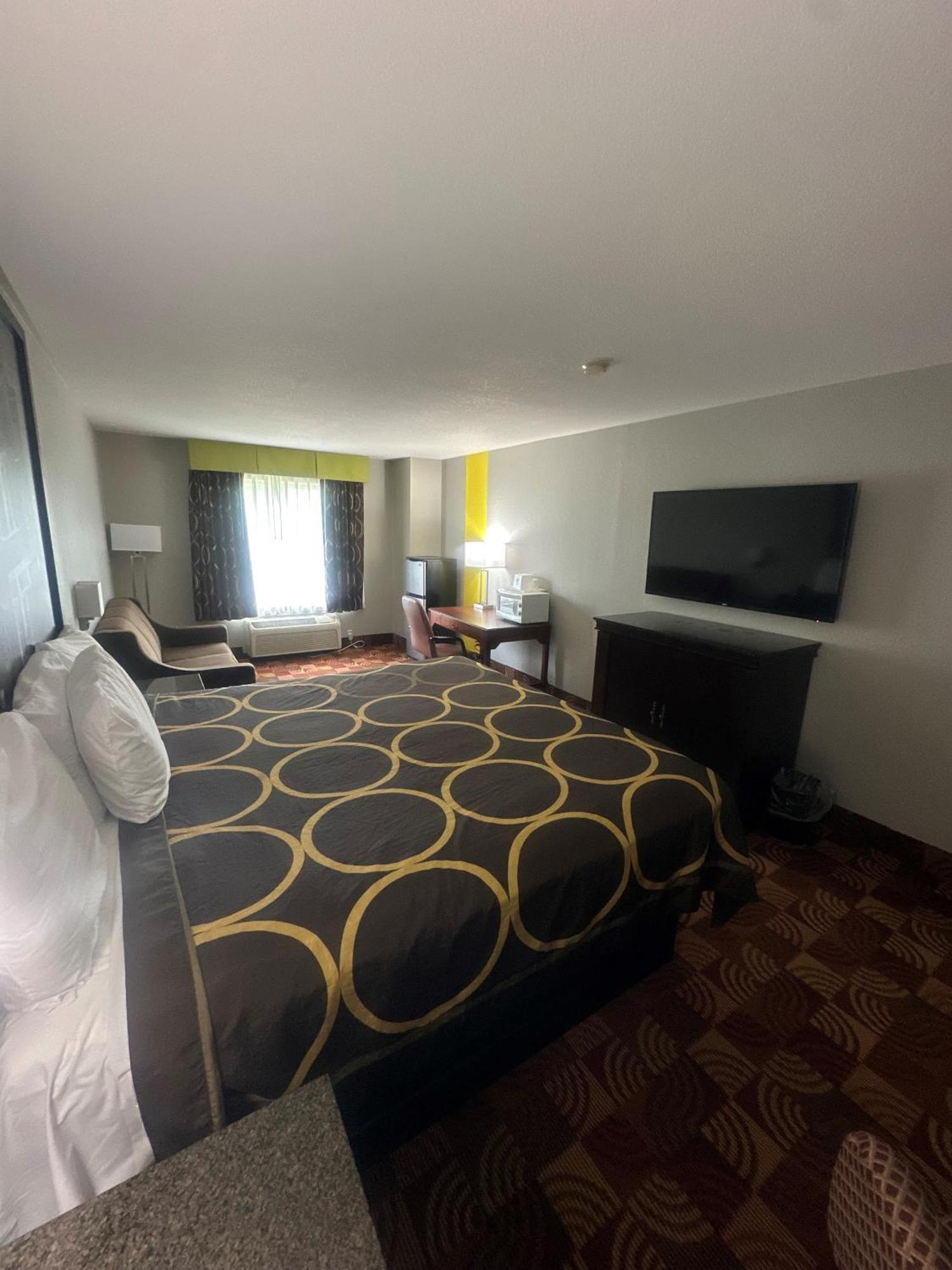 Super 8 By Wyndham Lake Of The Ozarks Eldon Exterior foto