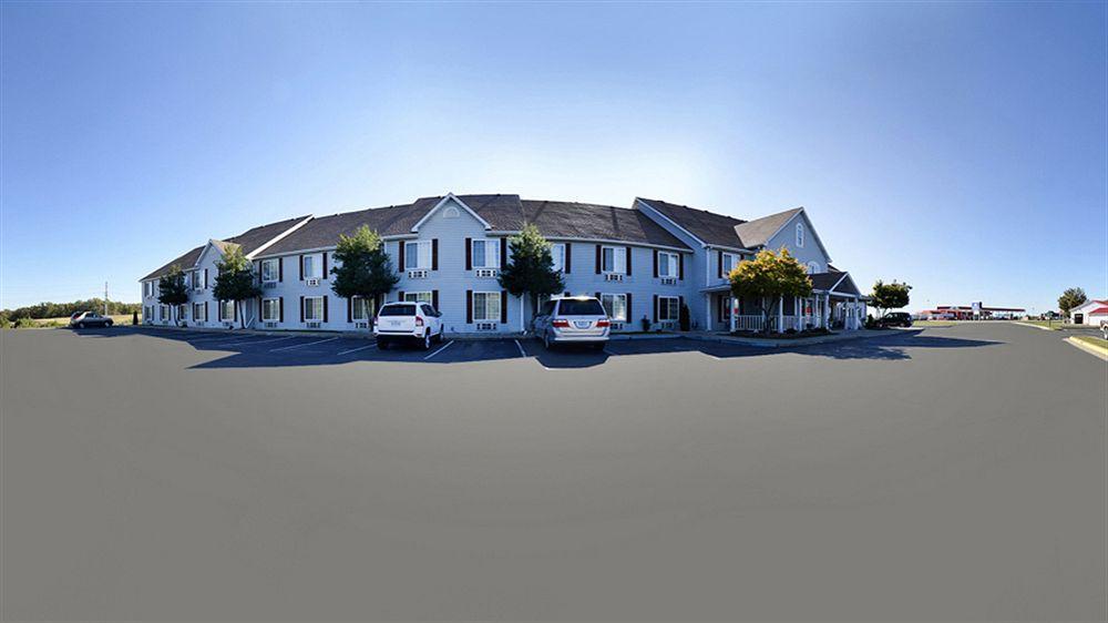 Super 8 By Wyndham Lake Of The Ozarks Eldon Exterior foto