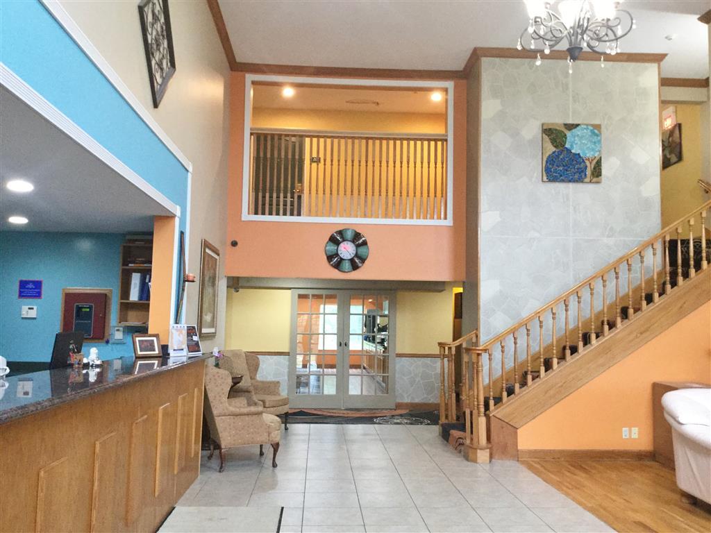 Super 8 By Wyndham Lake Of The Ozarks Eldon Interior foto