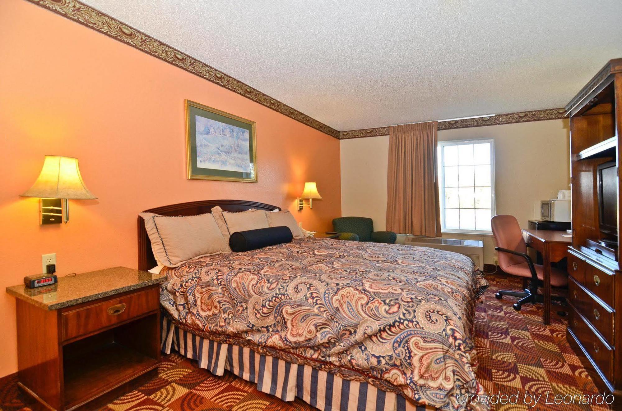 Super 8 By Wyndham Lake Of The Ozarks Eldon Exterior foto