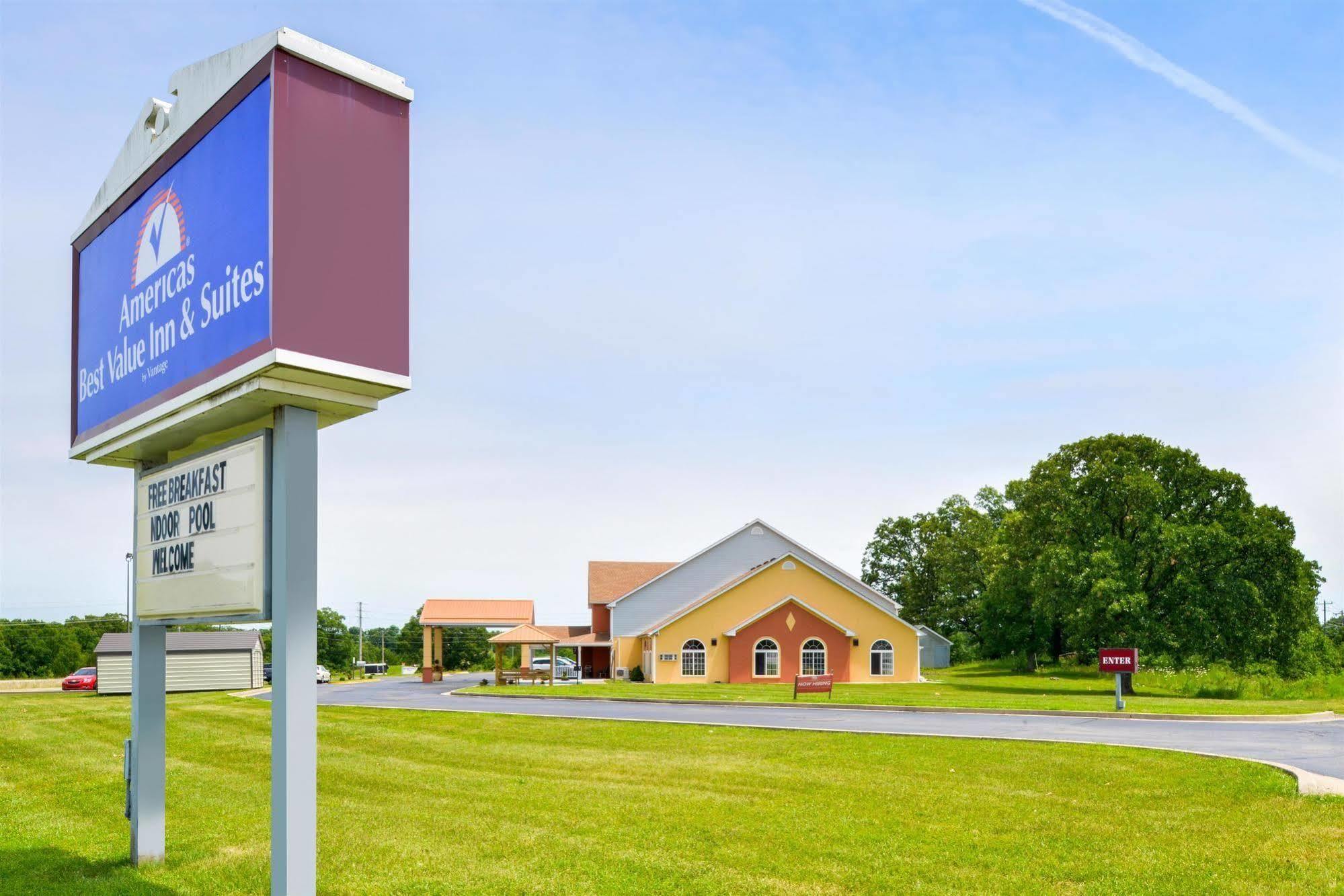 Super 8 By Wyndham Lake Of The Ozarks Eldon Exterior foto